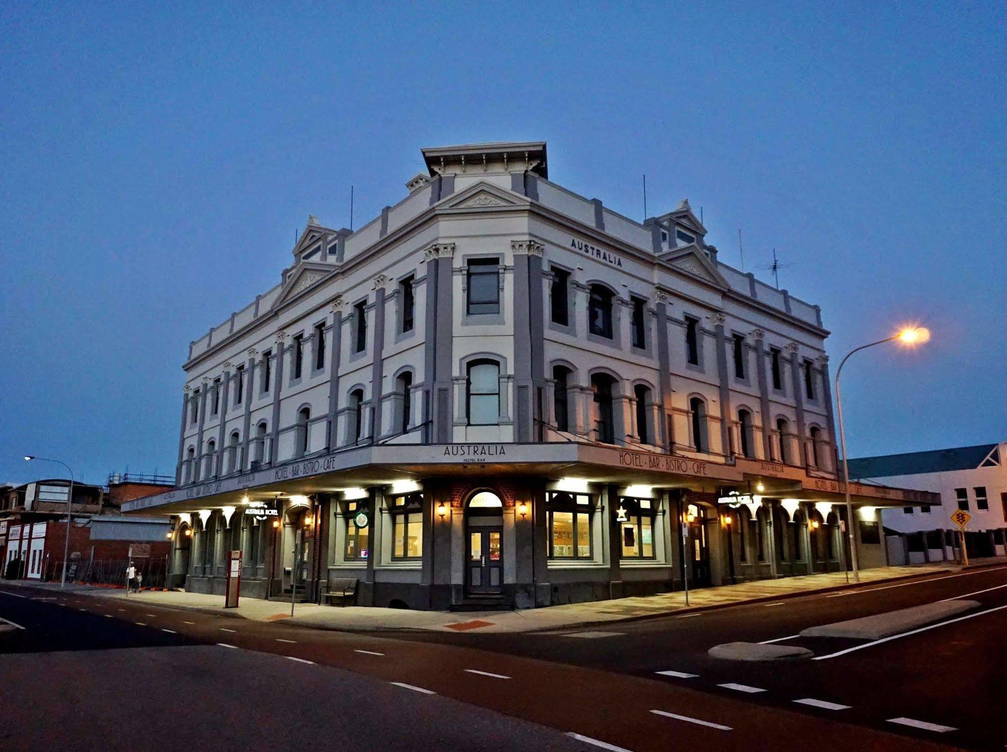 Hotel Australia 2*